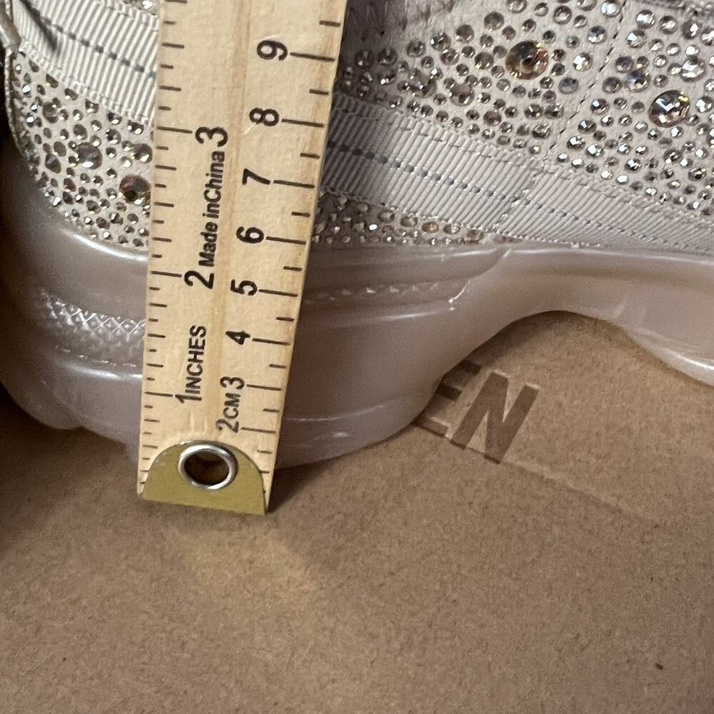 Steve Madden NYC Sneakers Women's  SZ 9.5 Beige Maxima Rhinestone Shoes - Picture 6 of 15